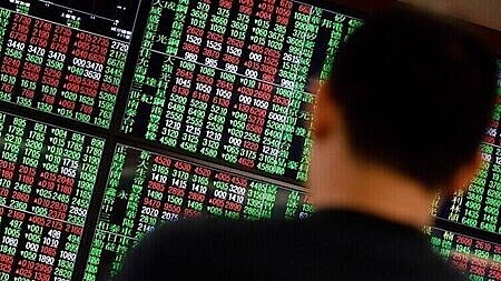 法人指出,台股漲多後乖離拉大,高檔震盪回檔難免,三大法人積極布局的第二季財報潛力股,成為選股明燈。圖∕本報資料照片