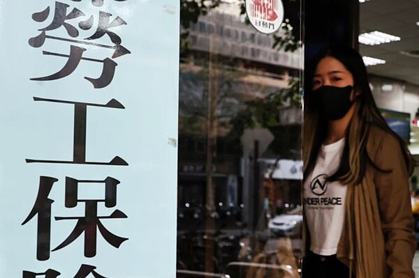 勞工勞保老年年金逐年愈領愈多。記者侯永全/攝影