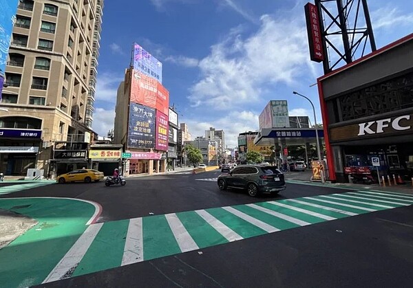 北大路與民生路口是新竹市車流量最大的路口之一,但不設紅綠燈的奇特現況,引發不少市民疑惑為何不設號誌。圖/竹市府提供