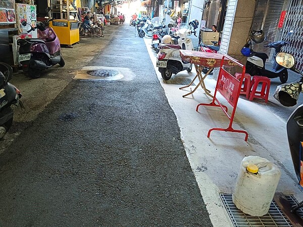 竹市西門市場排水溝改善工程接近完工。圖/新竹市北區區公所提供