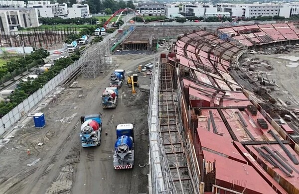 目前政府各項工程標案多,顧問公司跟承包廠商都很缺人,有公部門行政經驗的人才很容意就被高薪挖角。圖/雲林縣交工局長汪令堯提供