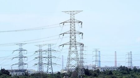 
經濟部「112年度全國電力資源供需報告」中，預估到2030年用電成長約12％至13％。圖∕本報資料照片
