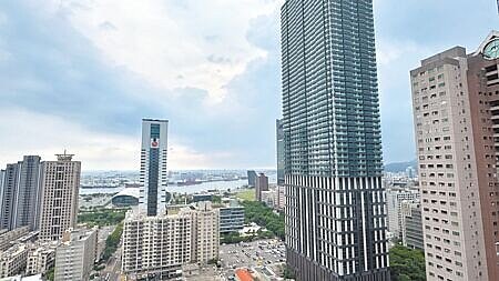 高雄亞灣區成為高端飯店一級戰區,包括高雄承億酒店、高雄洲際酒店等業者,前仆後繼插旗。(柯宗緯攝)