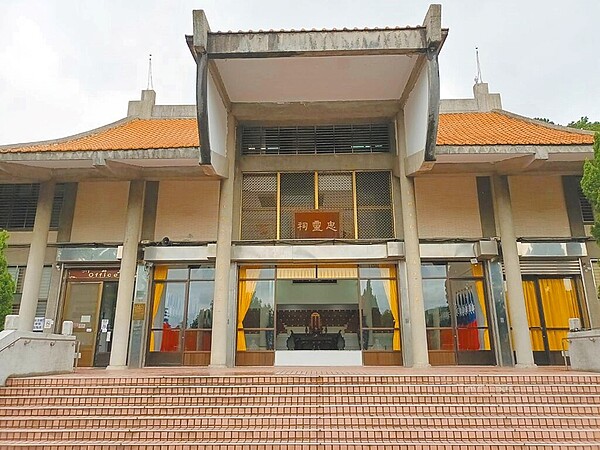 新北市樹林軍人忠靈祠第一納骨塔啟用已40年,民政局編列228萬餘元修繕。圖/新北市民政局提供