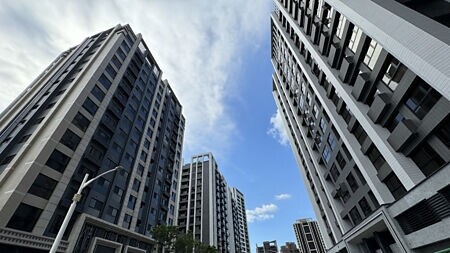 囤房稅2.0甫於7月1日上路,但還是有不少建商推出先建後售案,不怕賣不掉。房市示意圖。圖∕本報資料照片