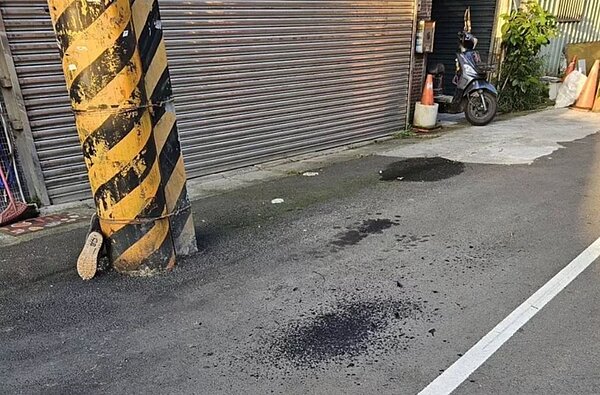 桃園市龜山區萬壽路一段清晨5點多發生跳電,原因為「松鼠」誤觸台電開關設備。記者周嘉茹/翻攝