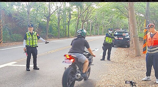 彰警將139縣道列入重點取締道路,彰警分局統計7月1日到15日就開出851件違規超速罰單,警方呼籲民眾勿危險駕駛,以維護自身及其他用路人安全,也避免受罰。圖/民眾提供