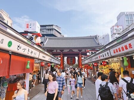 
東京淺草商圈多家店家可使用全支付付款，對台灣遊客十分便利。（吳奕萱攝）
