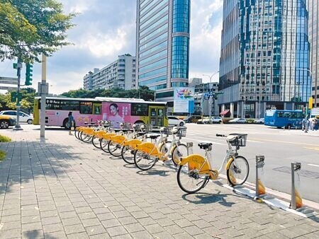 
民眾發現YouBike2.0常有座椅搖晃情況，台北市交通局將要求廠商加強保養，也會抽測檢驗，並持續宣導租借車輛前先檢查車況。（劉彥宜攝）
