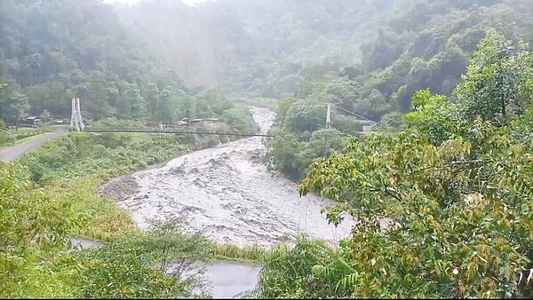 凱米颱風來襲，宜蘭縣太平山累積雨量達1178毫米，山下多望溪一夕間溪水暴漲，水量相當驚人。（宜蘭縣太平山國家森林遊樂區提供／吳佩蓉宜蘭傳真）