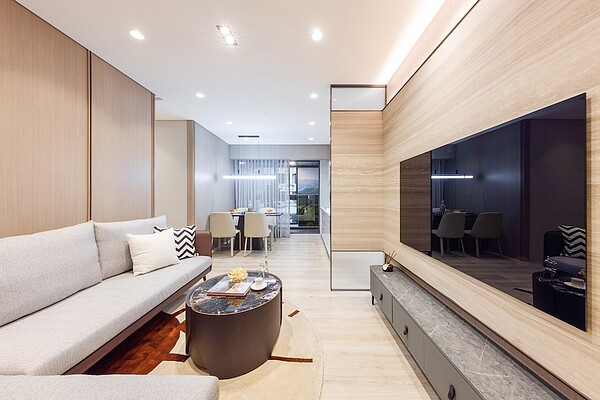 全室精裝修，一次買到裝潢、傢俱、家電。樣品屋實景／現場提供
