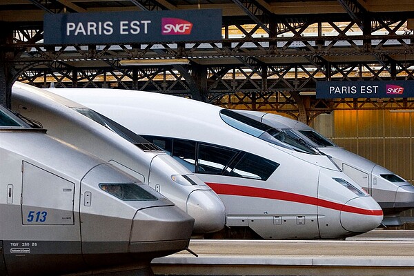 法國高鐵路網(TGV)遭遇縱火等「大量、惡意」攻擊,估計影響80萬人的交通行程。圖/取自SNCF Connect