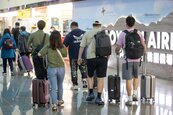 颱風造成旅客行李延誤　桃勤道歉、華航感謝旅客諒解