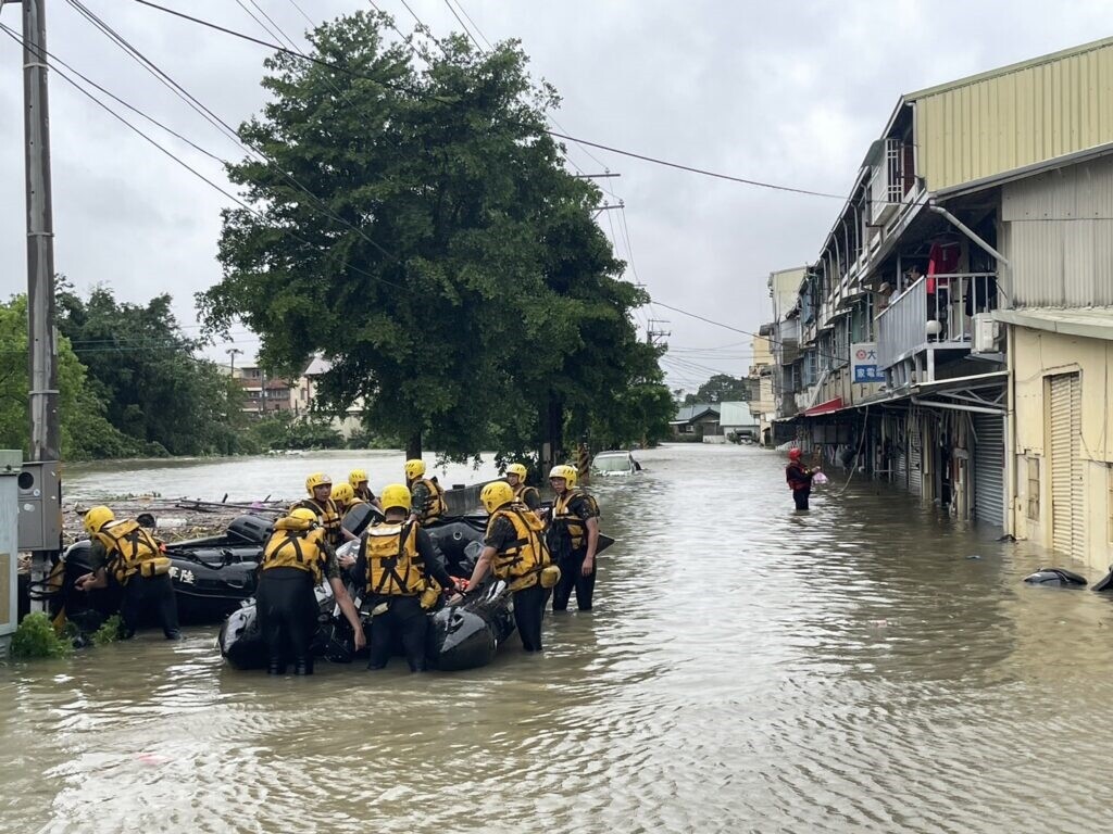 凱米颱風在全台造成逾3000件淹水災情，圖片嘉義縣長翁章梁臉書