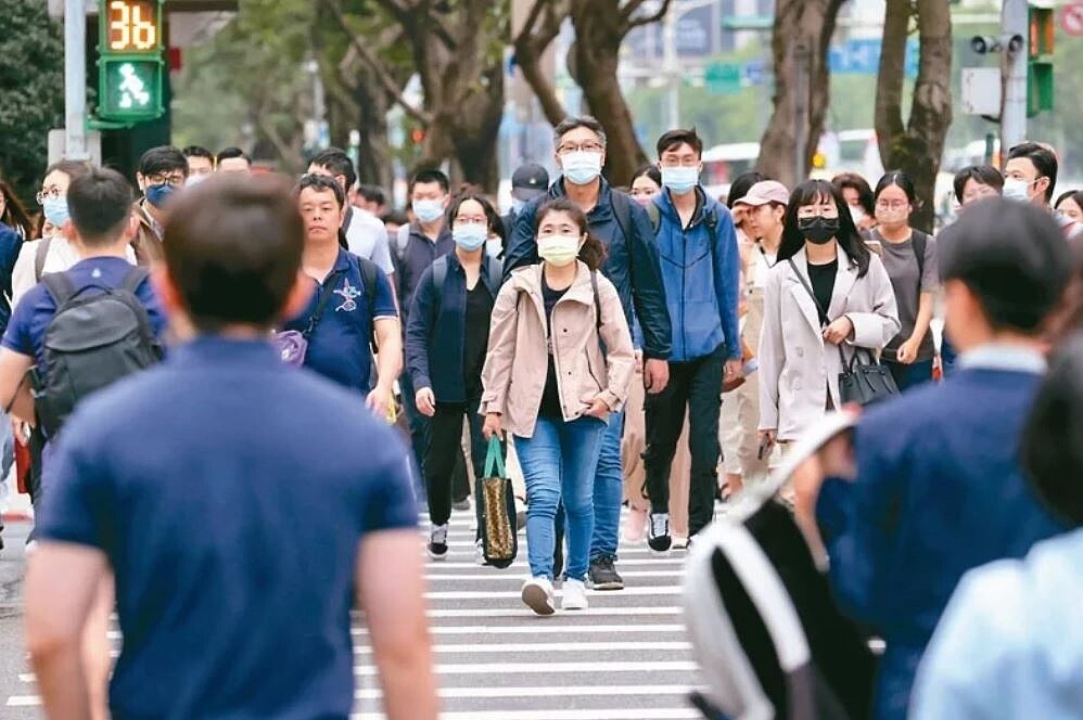 行政院主計總處將於31日發布第2季國民所得概估統計,預期在投資及貿易好轉下,第2季GDP有望較5月底預測的5.18%再往上調整,並將連動修正原先為3.94%的全年經濟成長率預測。聯合報系資料照