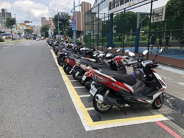 蘆洲區三民路（三民高中站）路邊機車格將於8月起收費。圖／新北市交通局提供