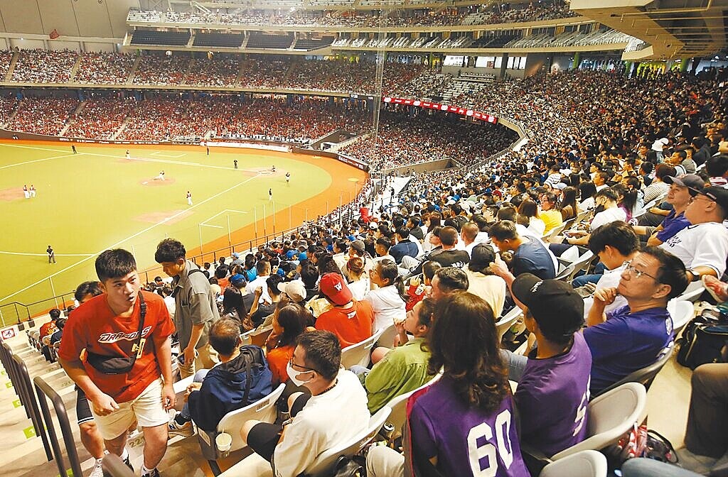 今年國慶晚會預計將在台北大巨蛋舉辦,台北市長蔣萬安1日強調,一定要符合安全標準才會舉辦非體育賽事。中時報系資料照片