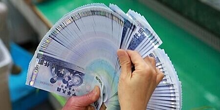 全球央行逐步進入降息循環,市場預期國內利率也已觸頂,企業發債趨冷,7月更是急凍。圖∕本報資料照片