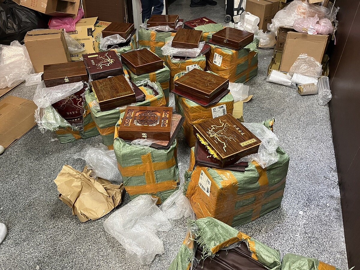 台中市謝姓男子為首的詐騙集團,利用廉價茶葉佯稱百年普洱,藉此向被害人詐騙,不法所得超過5600萬元。記者陳宏睿/翻攝