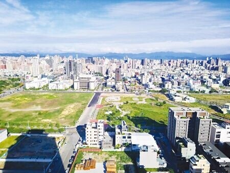 
展望未來，由於科技業擴建廠房，帶動土地和商用不動產市場活絡，整體而言，未來半年不動產業景氣將處高檔震盪。圖∕曾麗芳
