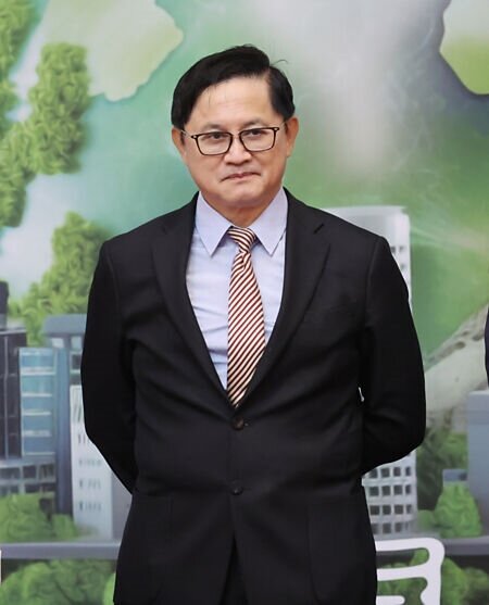 國家氣候變遷對策委員會受凱米颱風影響延期至8月8日首次登場。副召集人童子賢預告會強調,核能應與綠電共存。圖∕本報資料照片