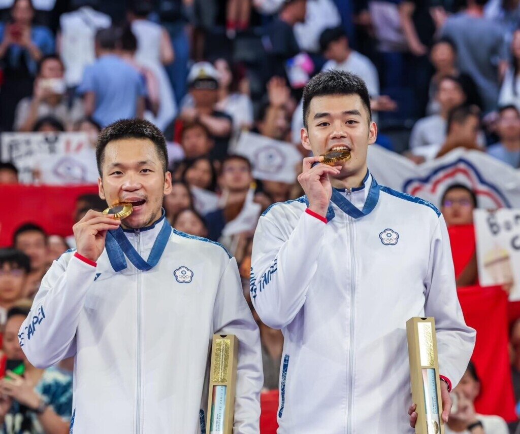 我國羽球男雙奪奧運金牌。圖/王齊麟/Wang Chi Lin臉書粉專