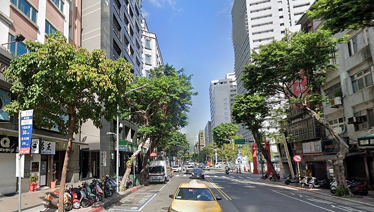 臺北市「小宅熱爆區」 置產客也被逼釋出!他揭背後原因 李興中表示,林森北路的小宅產品確實相當受歡迎,不管是上班族、剛出社會的新鮮人,都會選擇在此租屋,也帶動該區域小宅買氣。圖/google map