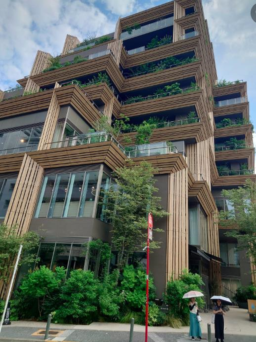 李四川這幾天向市長蔣萬安請了三天假,跑去日本散散心,除了重遊六本木、參觀麻布台、虎之門的都更案,李說,感觸良多,值得政府、民意機關、開發者、市民好好審思。圖/引用自李四川臉書