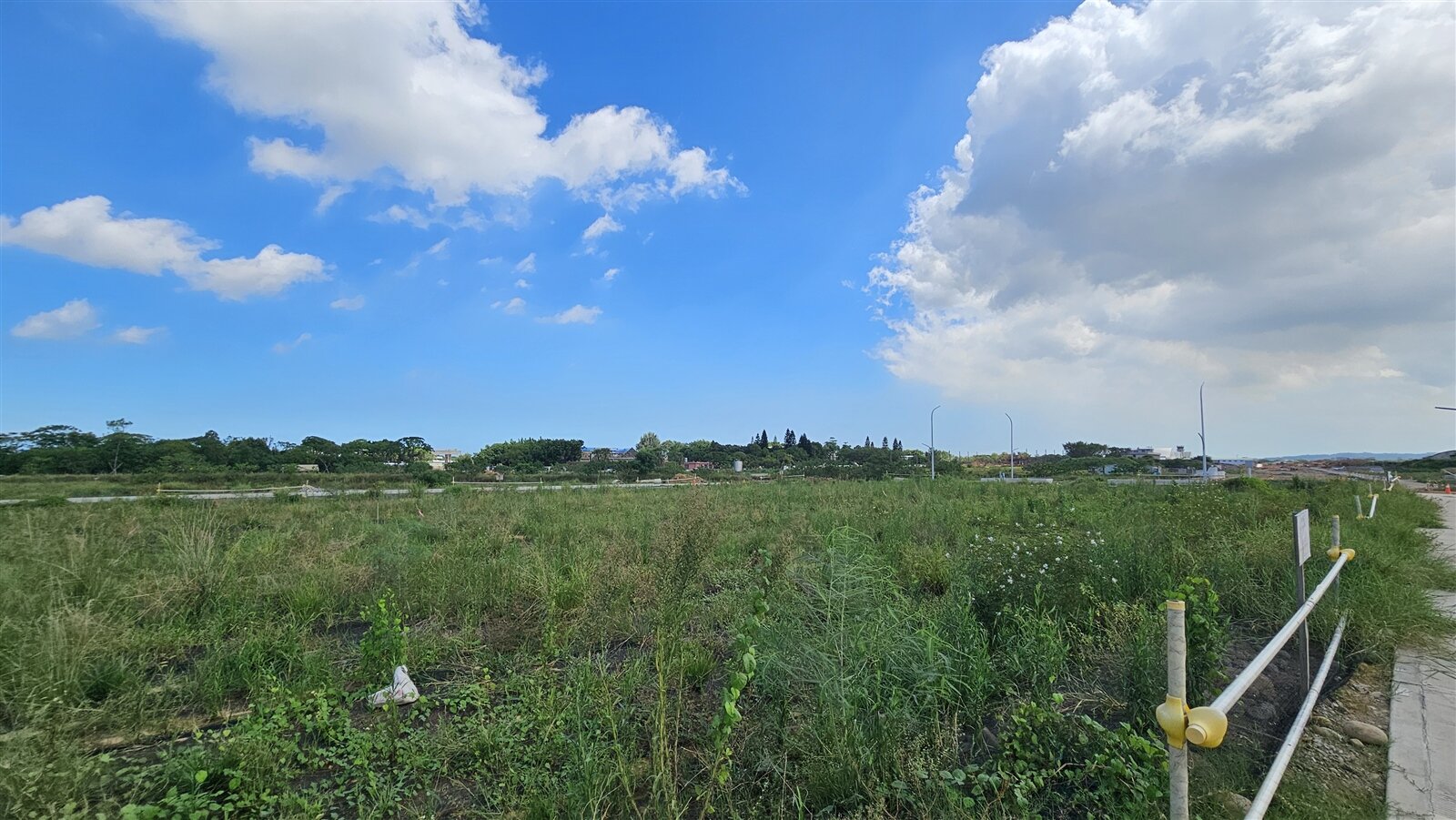 桃園航空城開發區有地主反對徵收,提行政訴訟勝訴,圖為航空城開發區安置街廓用地。記者鄭國樑/攝影