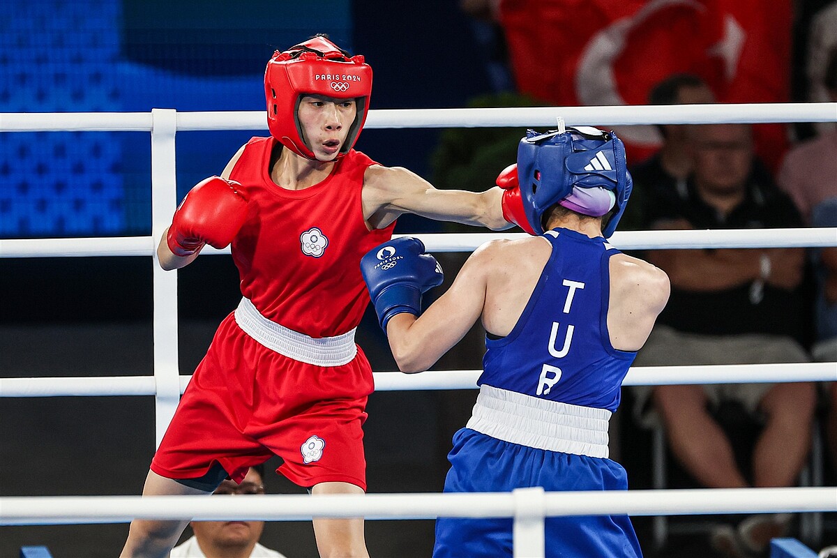 林郁婷(左)在奧運拳擊賽女子57公斤級晉級金牌戰,期間卻屢被質疑性別。本報資料照片