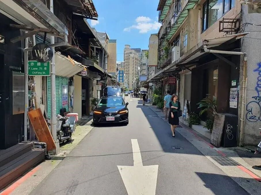 北市赤峰、南西心中山商圈不少店家遭檢舉，違反台北市土地使用分區管制自治條例，恐面臨停業。聯合報資料照片
