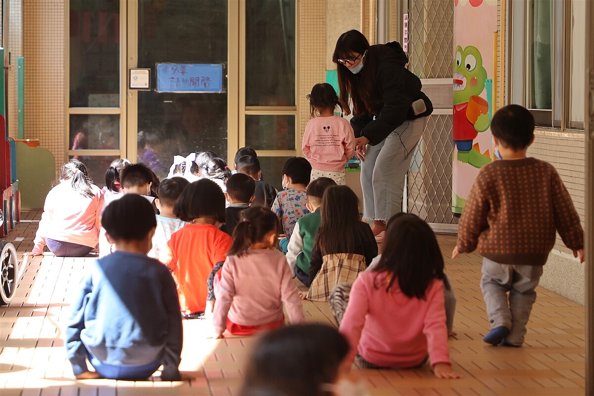 北市公私立幼兒園所有711家，但業管學前教育科人力僅30人，近2年更因壓力流動率高達5成。今年核定補助調查人力3人，好不容易甄選2人，到職未滿1個月均離職。(示意圖)／聯合報系資料照片 