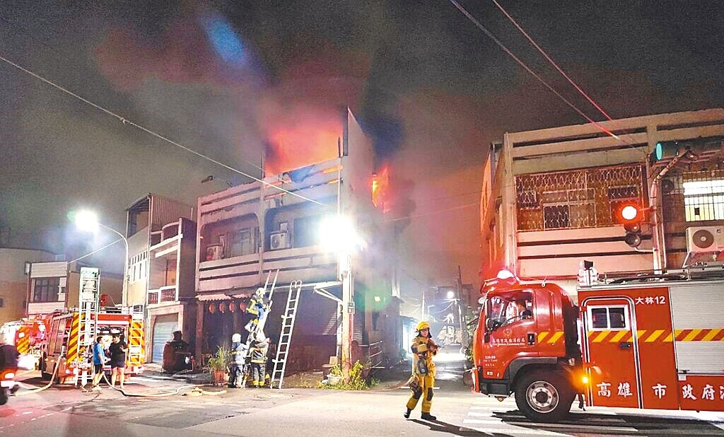 高雄市林園區王公路1間私人神壇10日晚間發生火警，釀1死3傷。圖／讀者提供