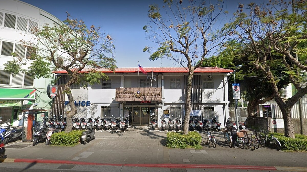 83歲戴姓老翁與老伴吵架離家,家人心急到派出所報警尋人。圖/截自Google Map