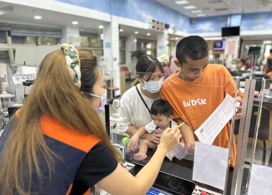 新北市去年新生兒數為1萬8463人，今年截至7月底新生兒數計9097人，明年起提高生育獎勵金。圖／民政局提供
