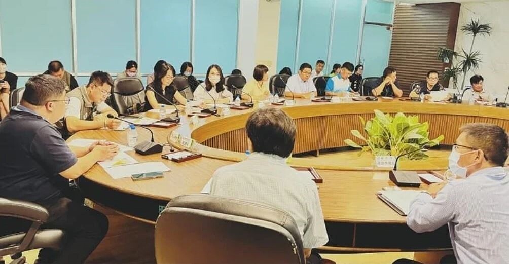 嘉義縣陸續在各地推出社會住宅,水上鄉社宅擬選址榮典路及台一線路口。圖/蔡易餘提供