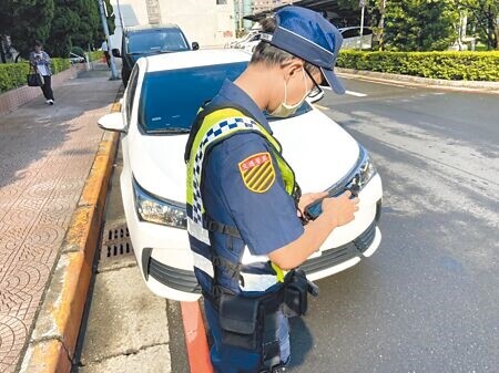 
交通部修法加嚴高風險駕駛管理規定，未來將依違規程度、吊扣或吊銷駕照時長分級，核發或換發1至6年短期駕照。（本報資料照片）
