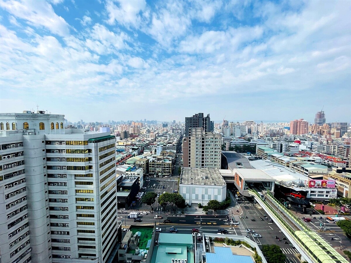 全台10大預售熱區曝光!這區房價翻倍「1坪增40萬」 桃園4區入榜 實價登錄顯示,台中市北屯區的預售市場在2024上半年的交易量高達2546件,位居全台第一,近五年的單價漲幅更高達117.6%。房市示意圖/永慶房產集團提供