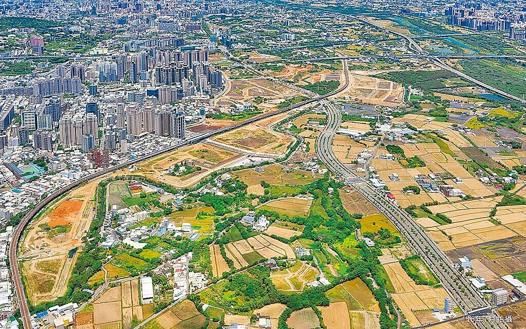 新竹市光埔2期自辦市地重劃區內的慈祥路延伸至埔頂路段經市府與重劃會多次協商,將力拚今年10月提前開放通車。圖/新竹市政府提供、陳育賢新竹傳真