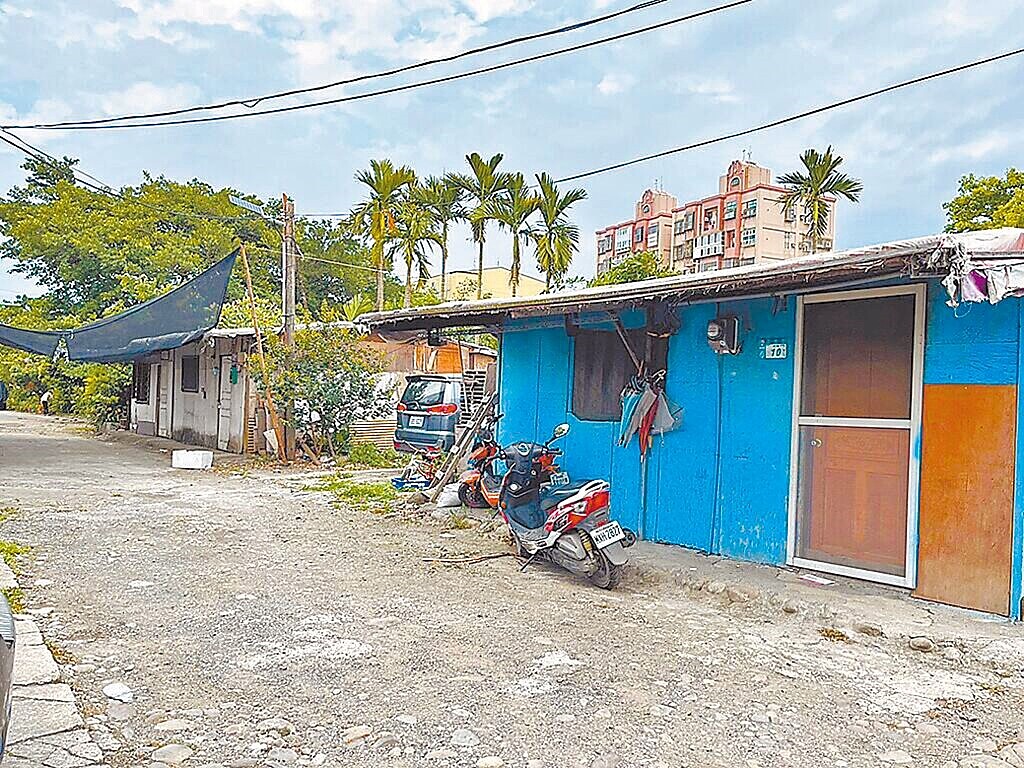 新北市鶯歌區南靖聚落位於行水區,依法不得有聚落,市府保障部落權利允許其在行水區生活。圖/新北市原民局提供