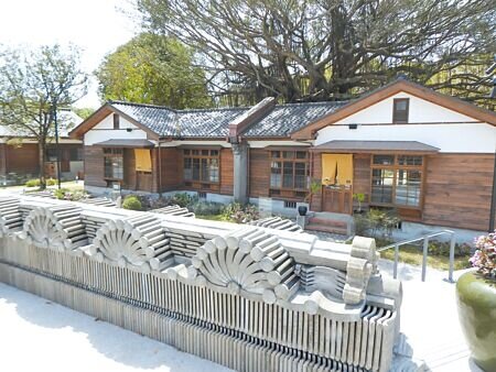 花蓮市美崙溪畔旁的日式宿舍群建築「將軍府」,經3年半修復、再造,現已轉型為全新藝文基地「將軍府1936園區」,3月25日起試營運,4月1日開幕。(羅亦攝)