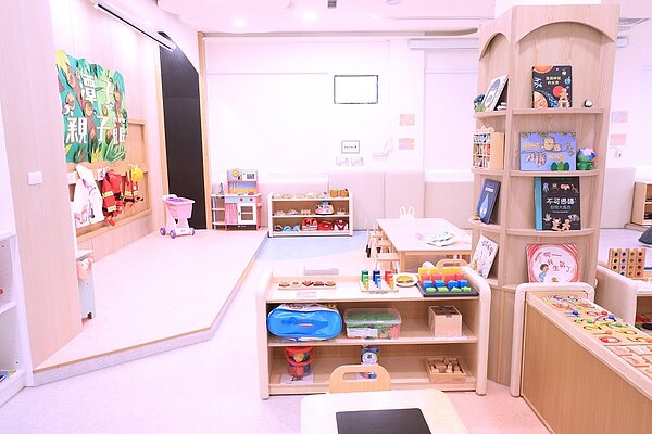 台中市潭子區第1間親子館與第1處公托25日開幕，成為全市第27間親子館和第42處公托。圖／台中市政府提供