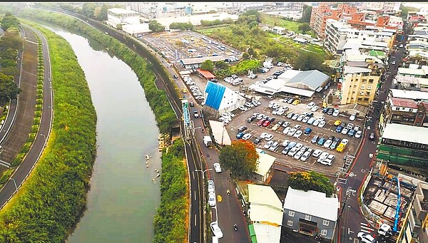 內政部都市計畫委員會26日審議通過新店公設專案通檢主要計畫,將提供約1.12公頃土地作為社宅基地,預計新增467戶社宅。(新北市城鄉局提供/高鈞麟新北傳真)