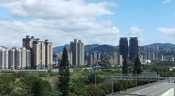 輕軌大加分!新北這一區 「首購搭青安」1500萬買到好 新店安康(安坑)地區受惠輕軌紅利,房價提升不少。圖/翻攝自Google maps