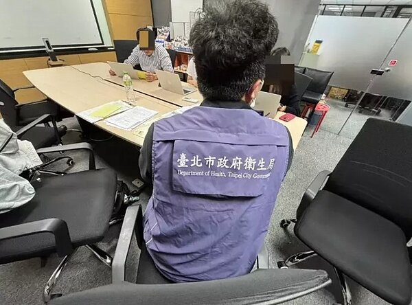 大研生醫使用日本小林製薬的紅麴粉末原料,北市衛生局昨天接獲台中市通知後派員稽查。圖/台北市衛生局提供