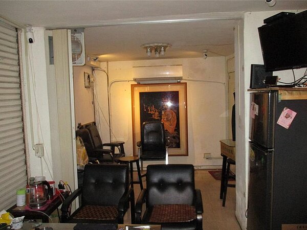 法務部行政執行署宜蘭分署聯合拍賣會於將於4月1日上午11時在基隆辦公室登場。其中基隆市仁愛區公園街319號2樓之32的建物僅有2.7坪,創下宜蘭分署法拍史上面積最小建物。圖/法務部行政執行署宜蘭分署提供