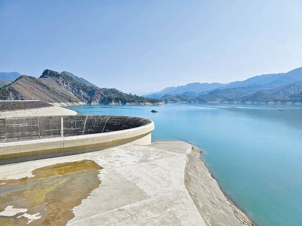 水情拉警報！統計全台共有10座蓄水量低於4成，圖為台南市南化水庫。圖／水利署南區分署提供