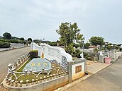 墓地更具象徵　雨生園仍有粉絲緬懷