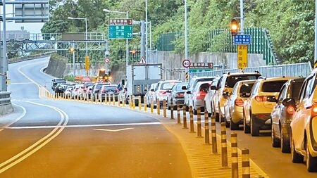 清明節4天連假，公路局估蘇花路廊南下花蓮車流4日將達高峰。（本報資料照片）