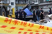 直擊畫面曝光！北市建物鋼梁突「軟腳」　樓板塌陷工人拔腿狂奔